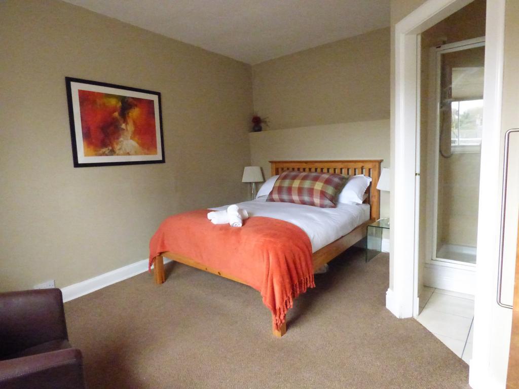 Rooms At Ravenous Beastie South Queensferry Room photo